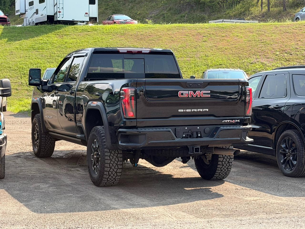 GMC Sierra 2500HD AT4X Crew Cab 4WD 2026