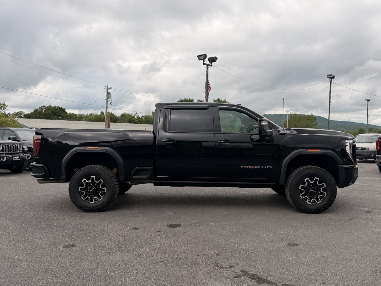 GMC Sierra 2500HD AT4X Crew Cab 4WD 2026