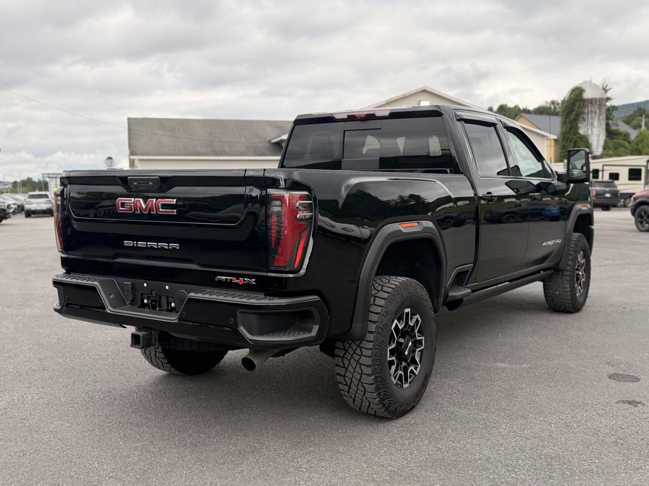 GMC Sierra 2500HD AT4X Crew Cab 4WD 2026