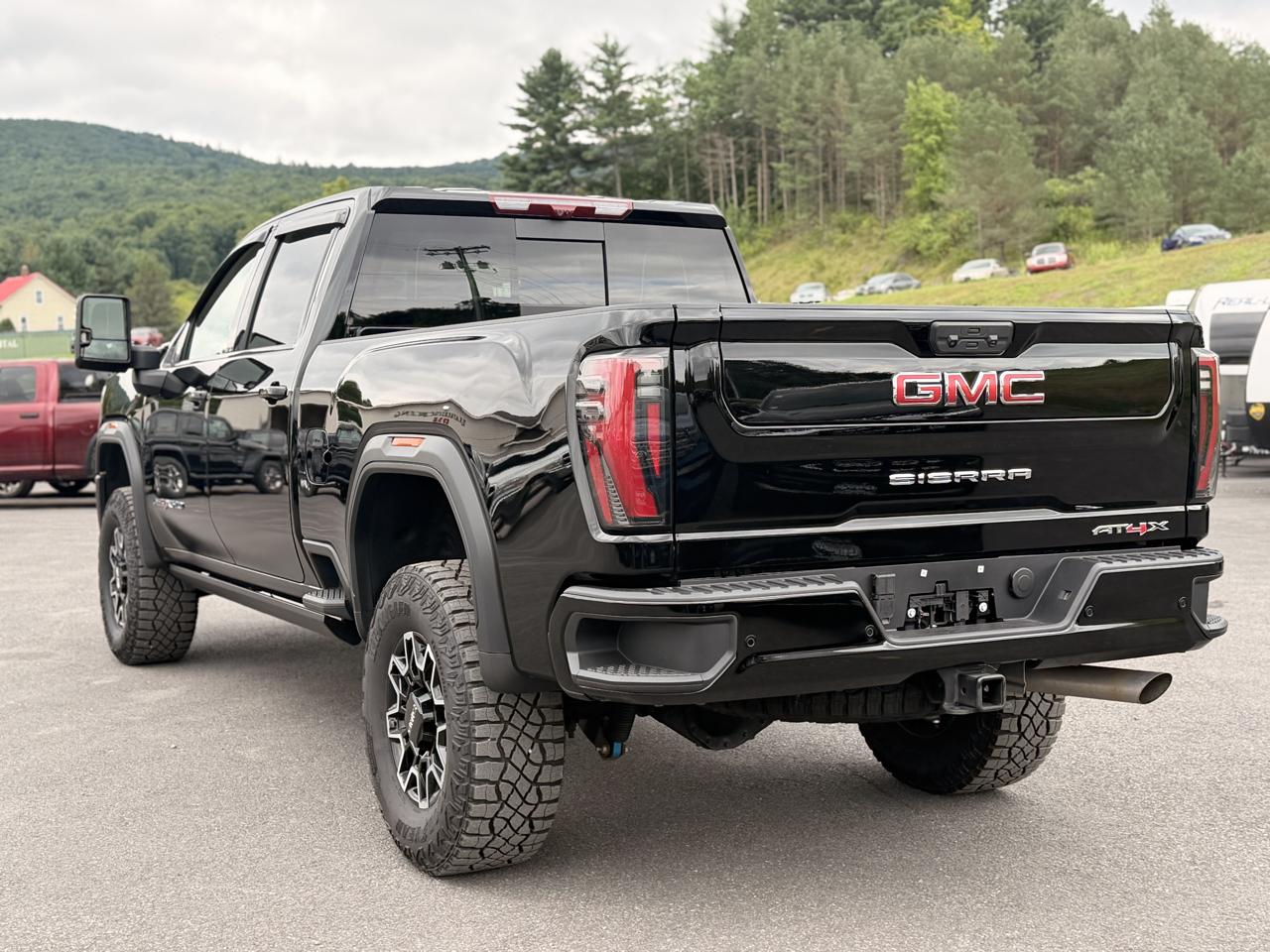 GMC Sierra 2500HD AT4X Crew Cab 4WD 2026
