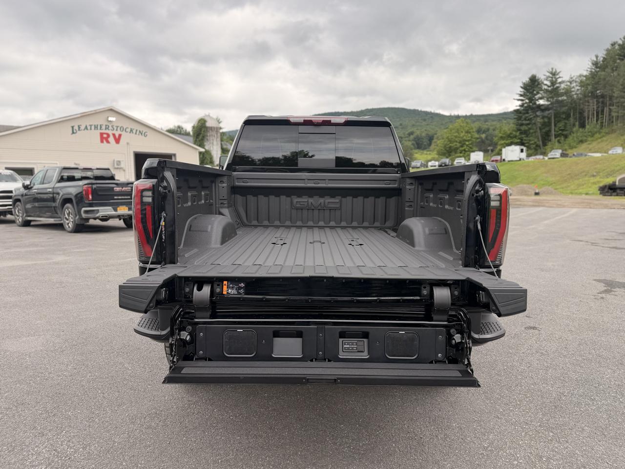 GMC Sierra 2500HD AT4X Crew Cab 4WD 2026