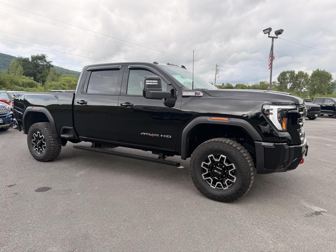 GMC Sierra 2500HD AT4X Crew Cab 4WD 2026