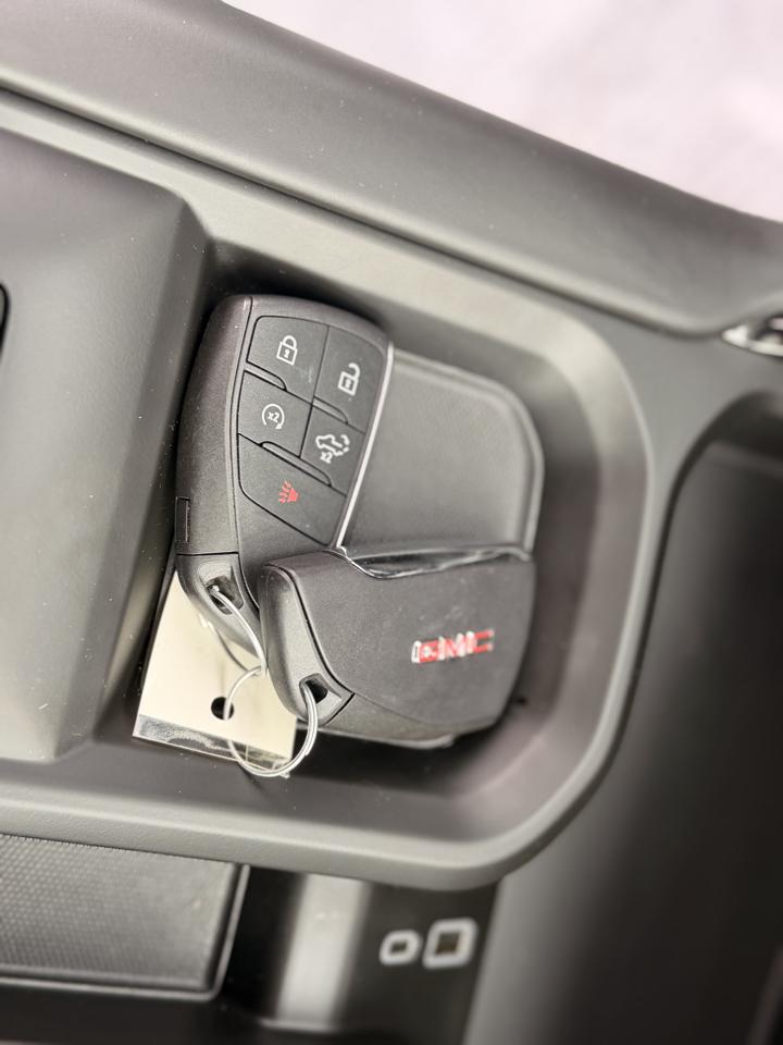 GMC Sierra 2500HD AT4X Crew Cab 4WD 2026