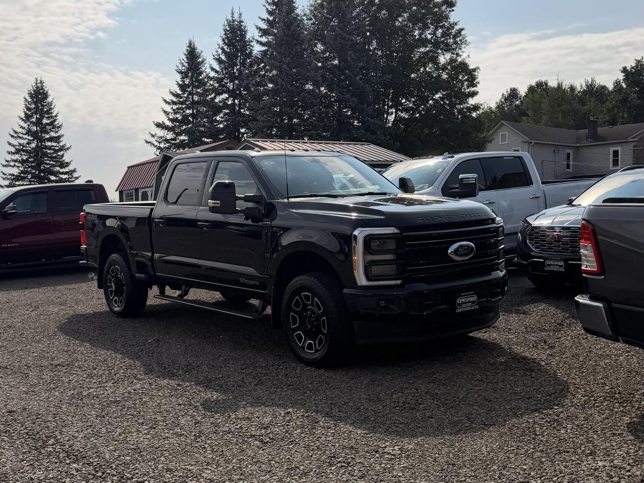 Ford F-250 SD Platinum Crew Cab 4WD 2025