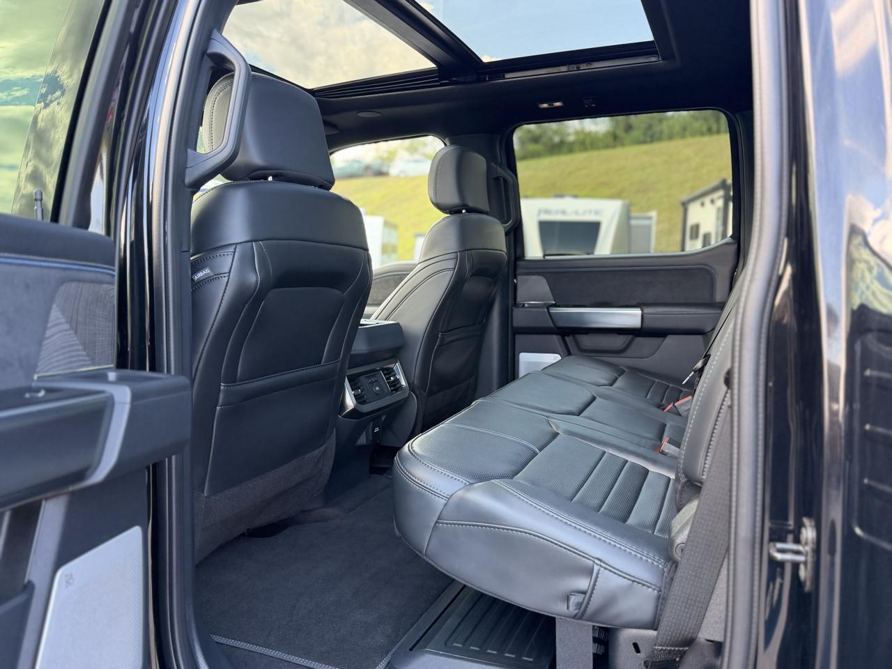 Ford F-250 SD Platinum Crew Cab 4WD 2025