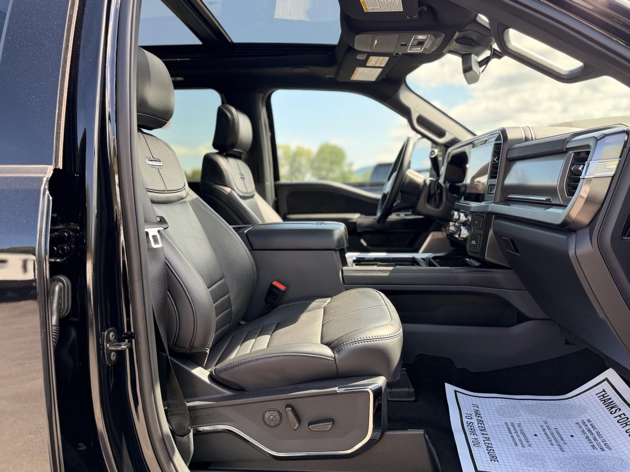 Ford F-250 SD Platinum Crew Cab 4WD 2025