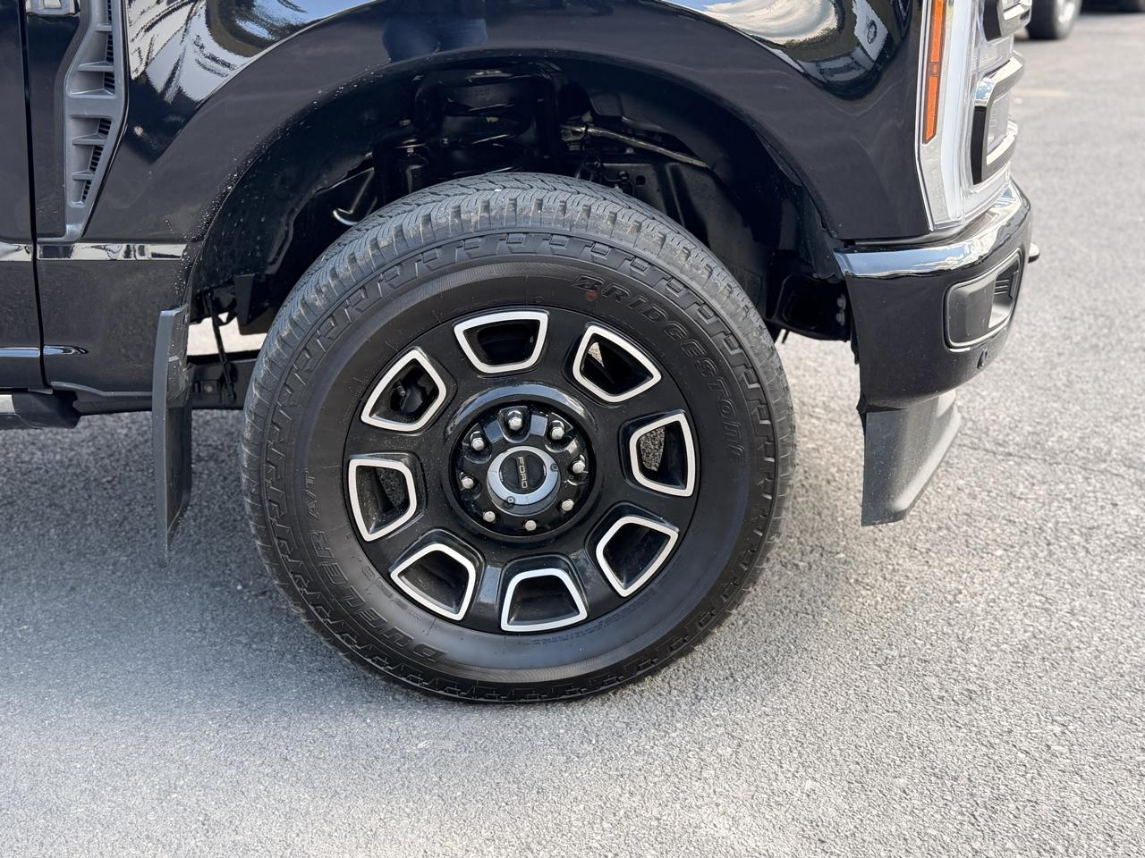 Ford F-250 SD Platinum Crew Cab 4WD 2025