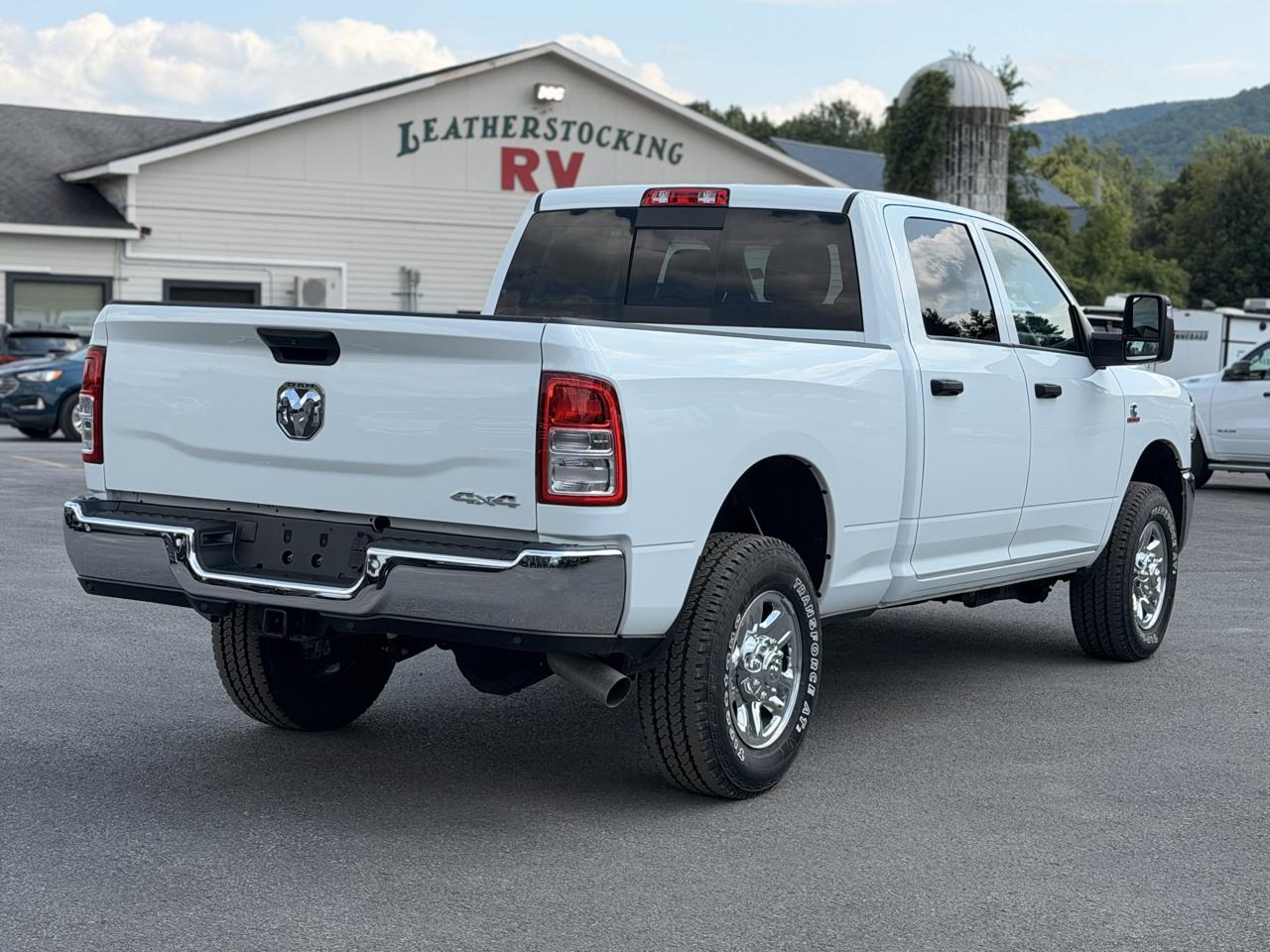RAM 3500 Tradesman Crew Cab 4WD 2024