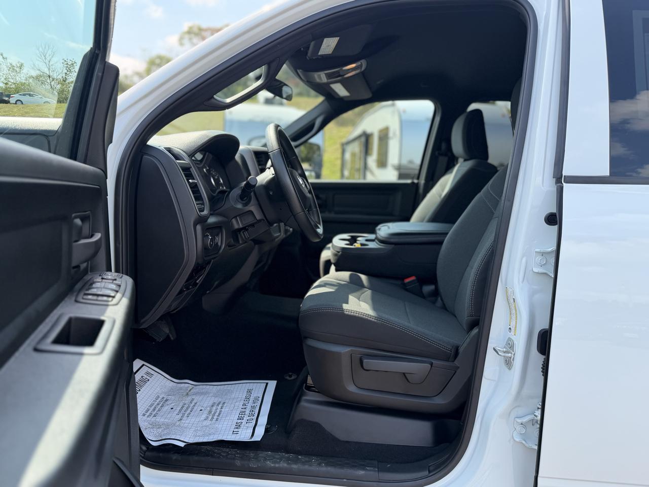 RAM 3500 Tradesman Crew Cab 4WD 2024