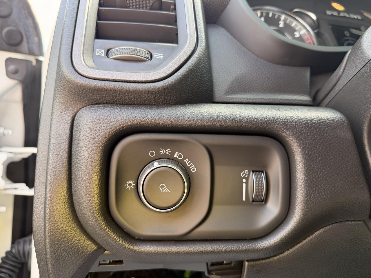 RAM 3500 Tradesman Crew Cab 4WD 2024
