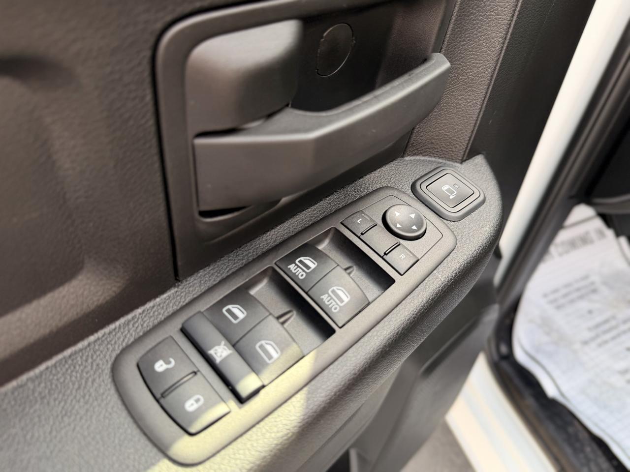 RAM 3500 Tradesman Crew Cab 4WD 2024