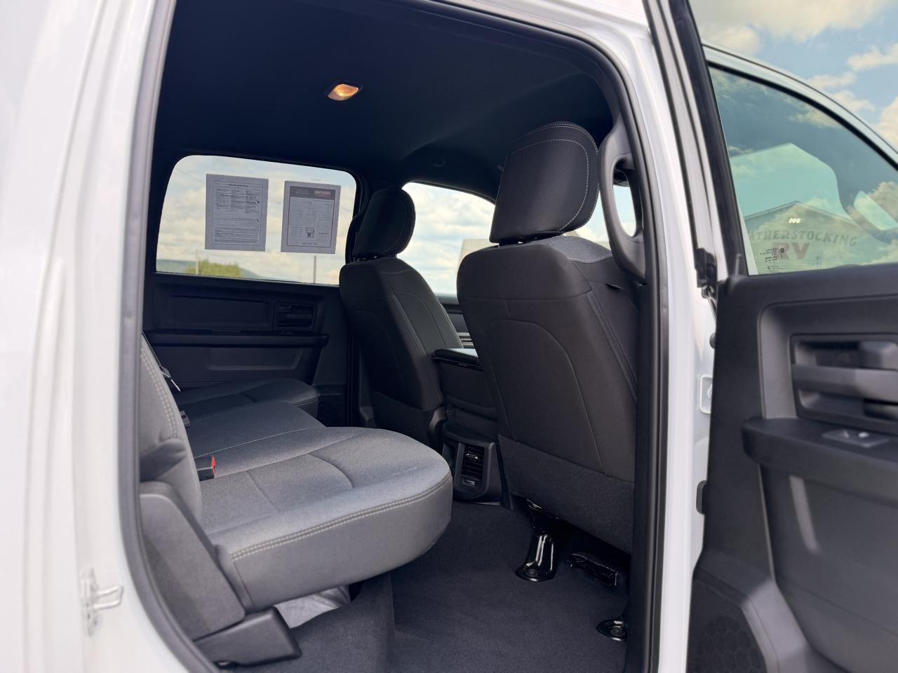 RAM 3500 Tradesman Crew Cab 4WD 2024