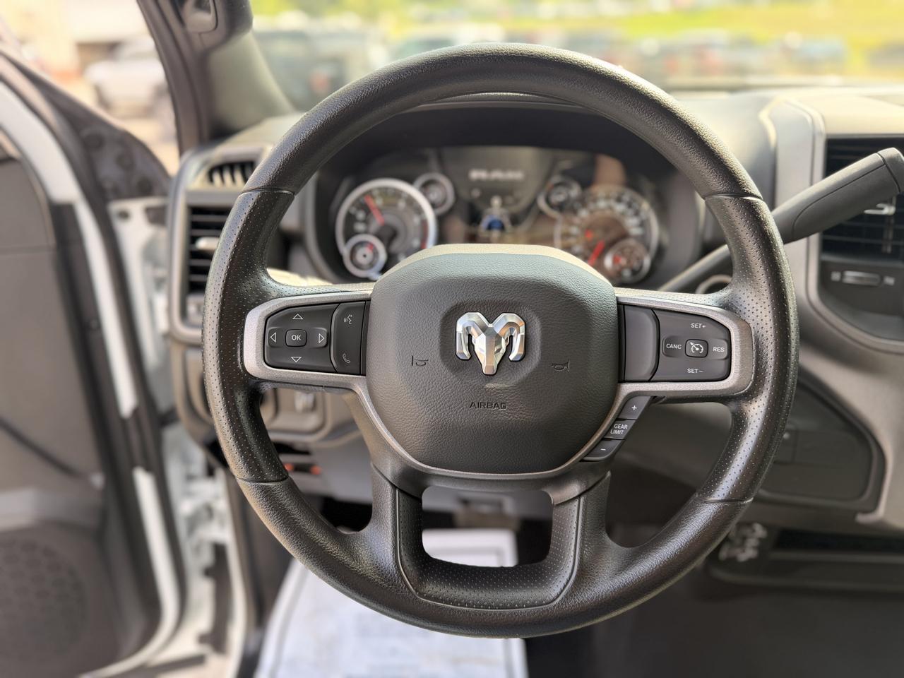 RAM 3500 Tradesman Crew Cab 4WD 2024