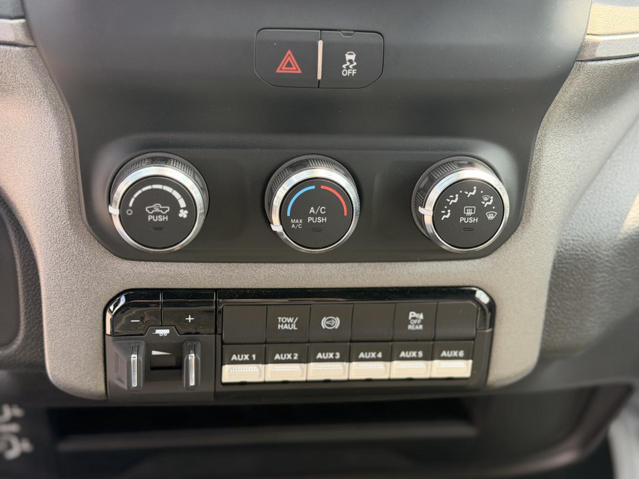 RAM 3500 Tradesman Crew Cab 4WD 2024