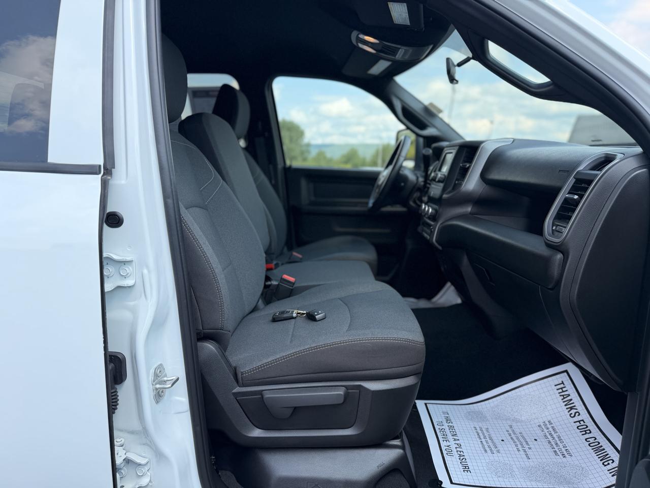 RAM 3500 Tradesman Crew Cab 4WD 2024