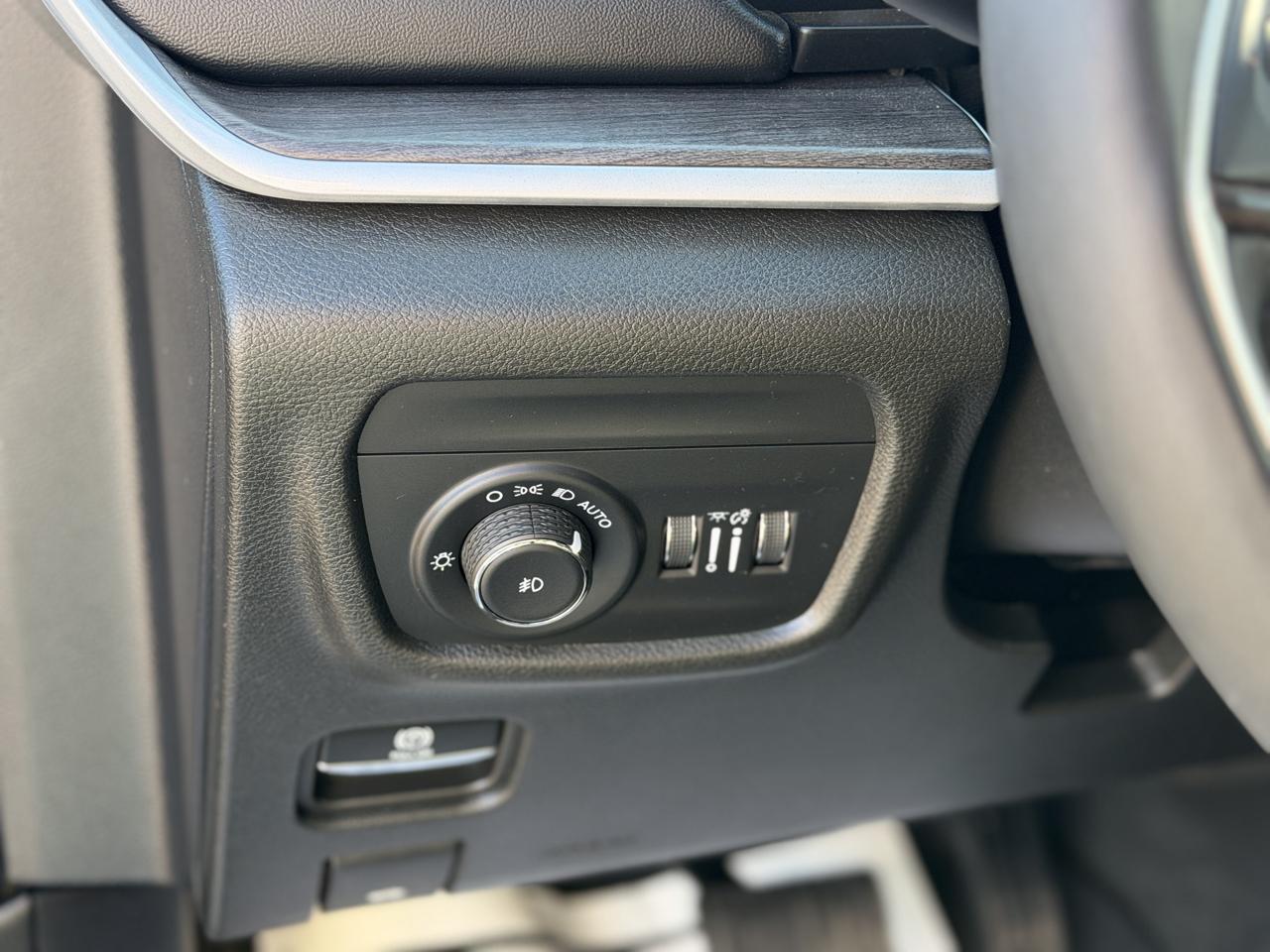 Jeep Grand Cherokee Limited 4WD 2025