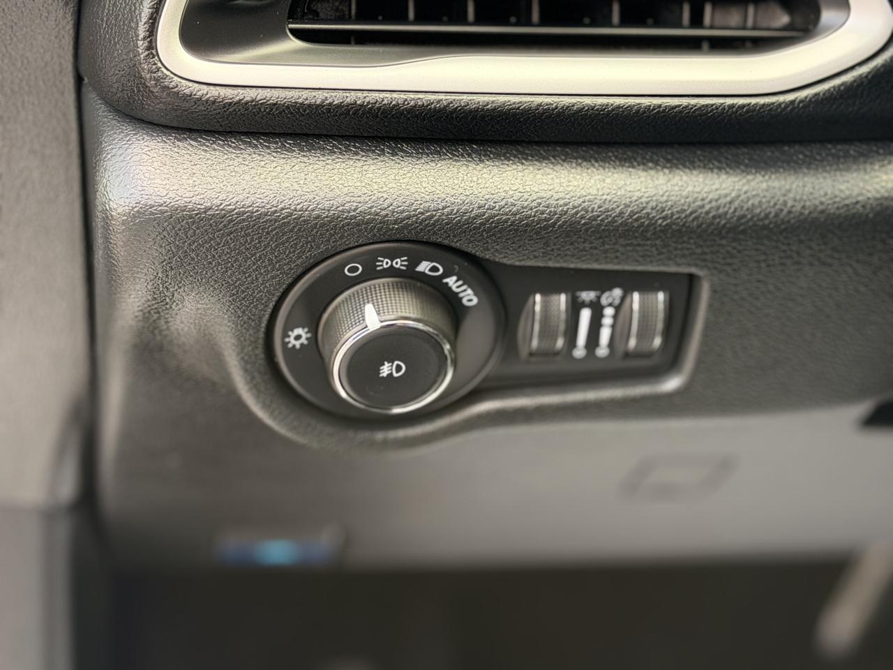 Chrysler Pacifica Select 2026