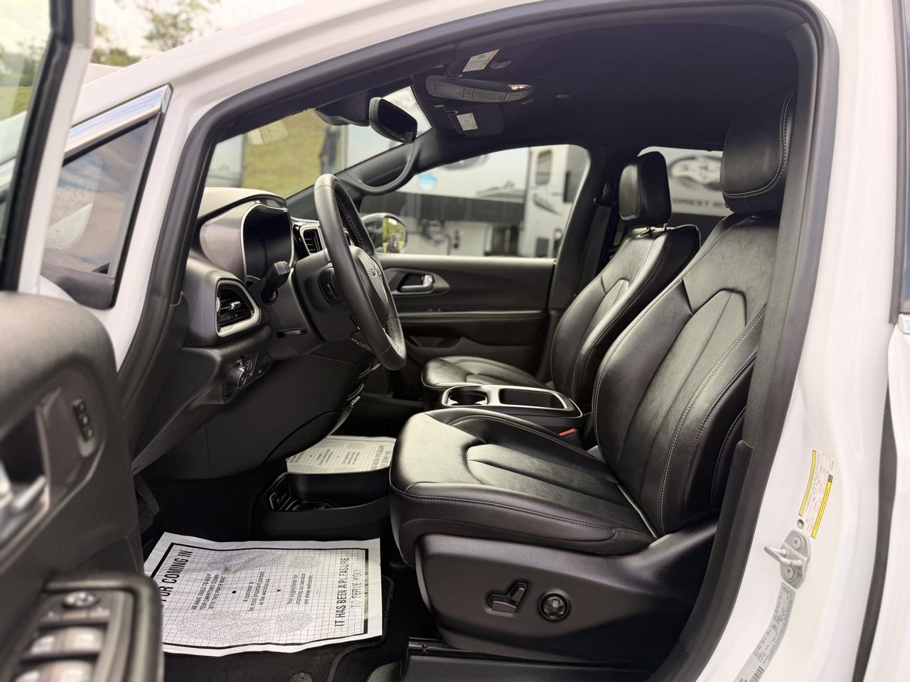 Chrysler Pacifica Select 2026