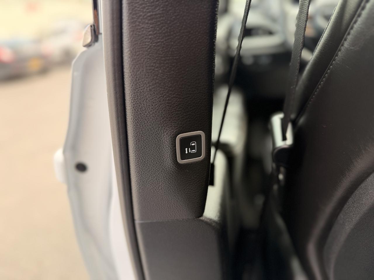 Chrysler Pacifica Select 2026