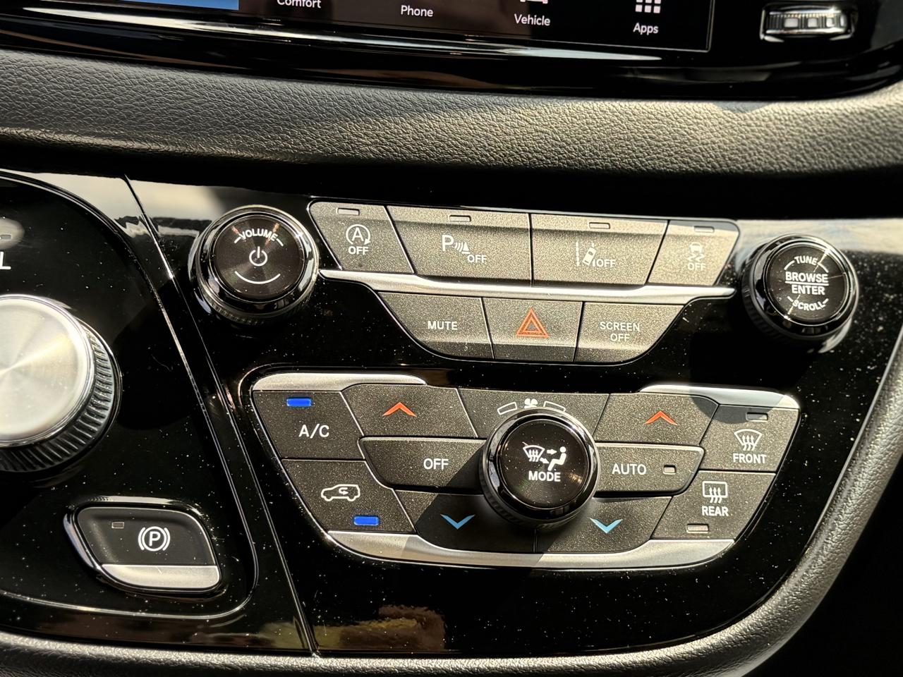 Chrysler Pacifica Select 2026