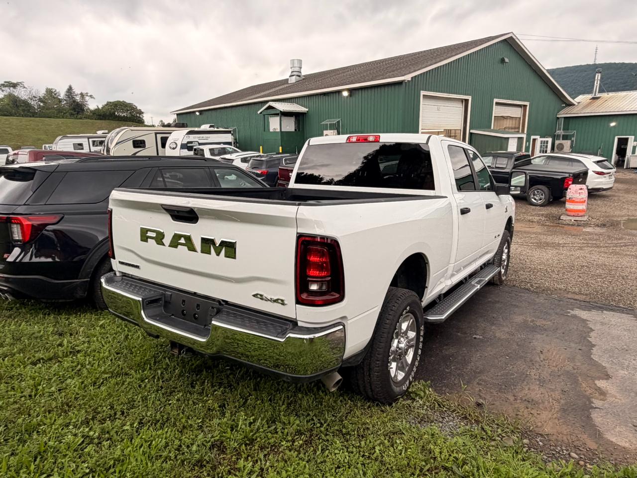 RAM 2500 Big Horn Crew Cab 4WD 2025
