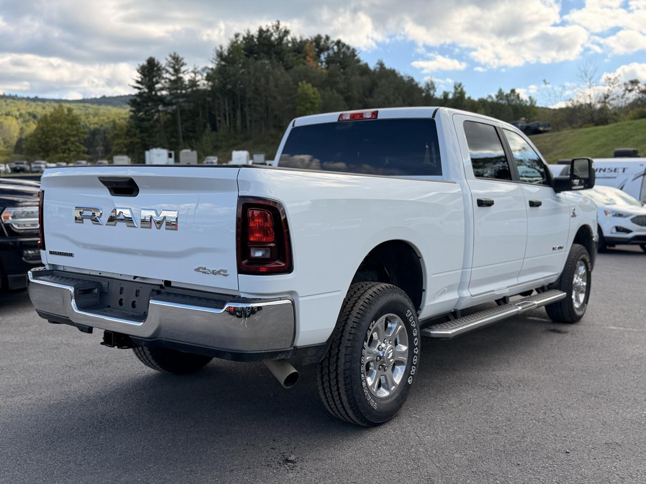 RAM 2500 Big Horn Crew Cab 4WD 2025