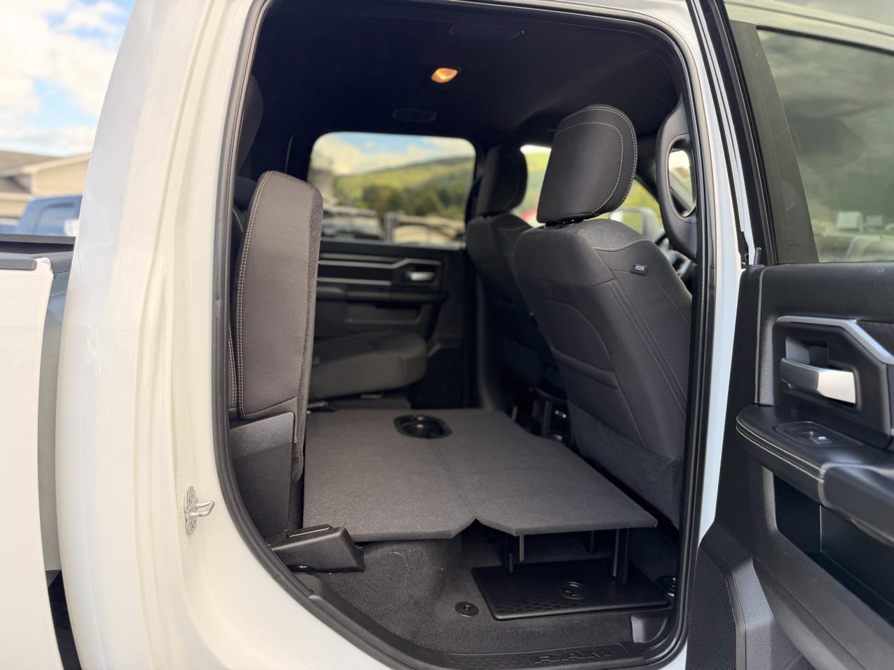 RAM 2500 Big Horn Crew Cab 4WD 2025
