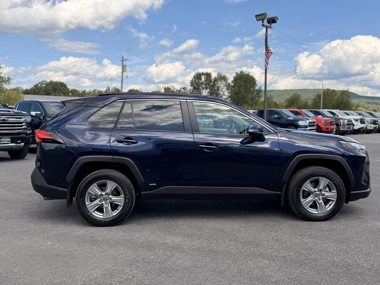 Toyota RAV4 Hybrid XLE 2025