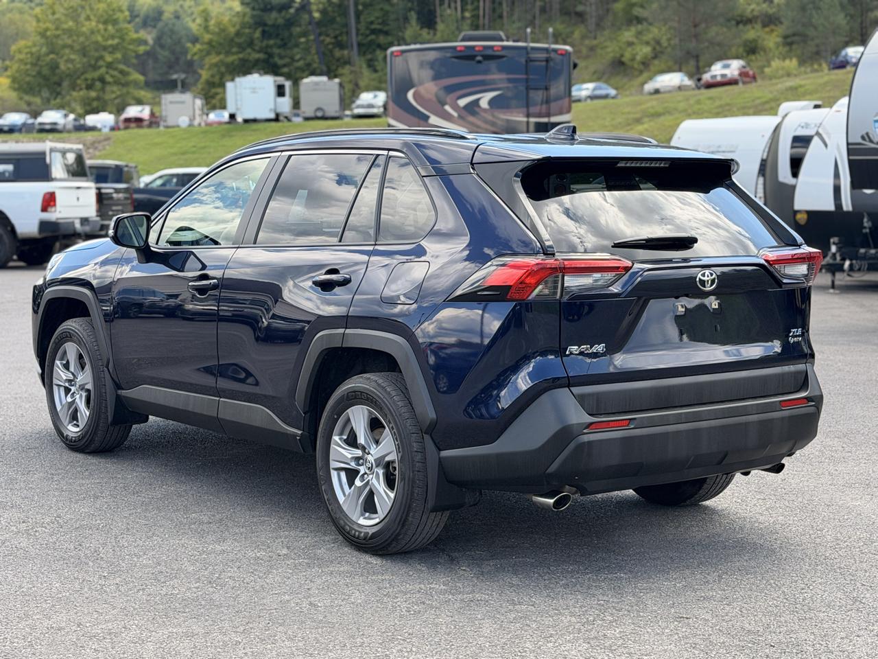 Toyota RAV4 Hybrid XLE 2025