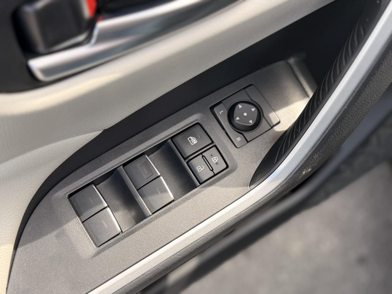 Toyota RAV4 Hybrid XLE 2025
