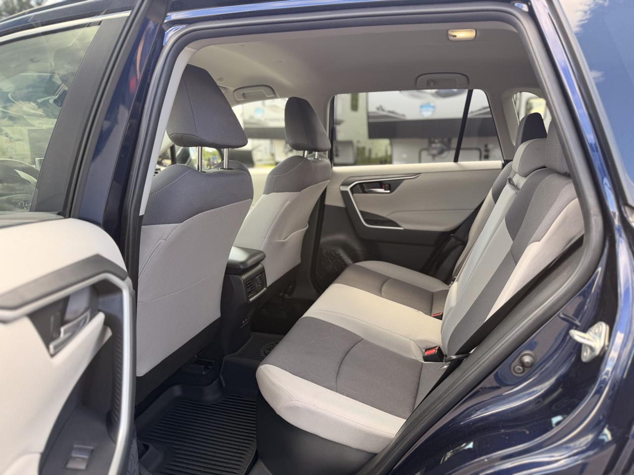Toyota RAV4 Hybrid XLE 2025