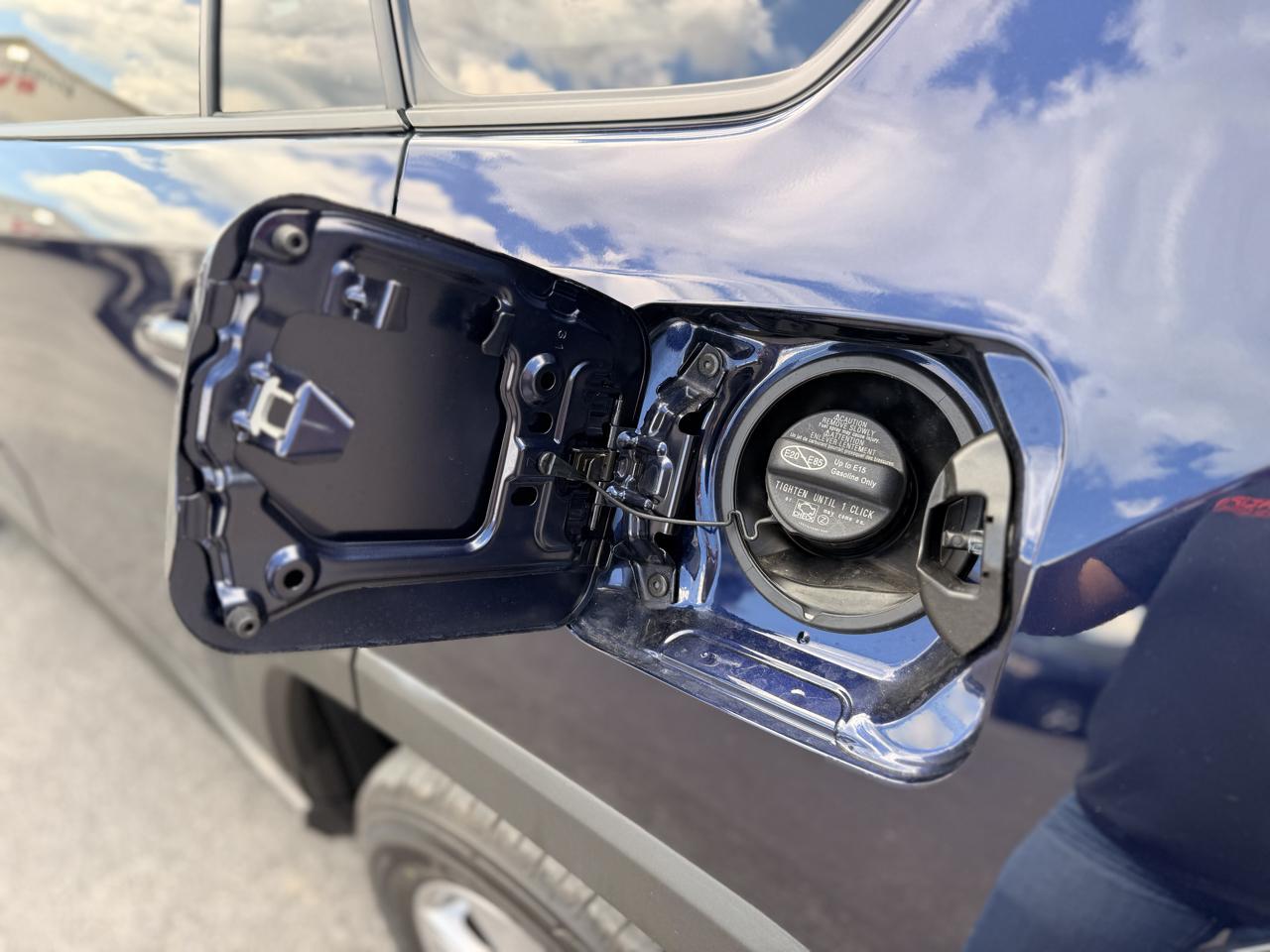 Toyota RAV4 Hybrid XLE 2025