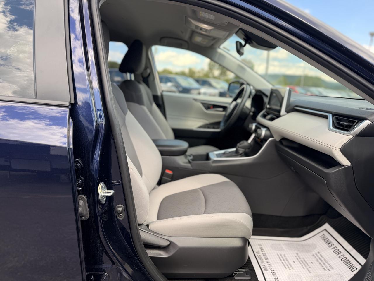 Toyota RAV4 Hybrid XLE 2025