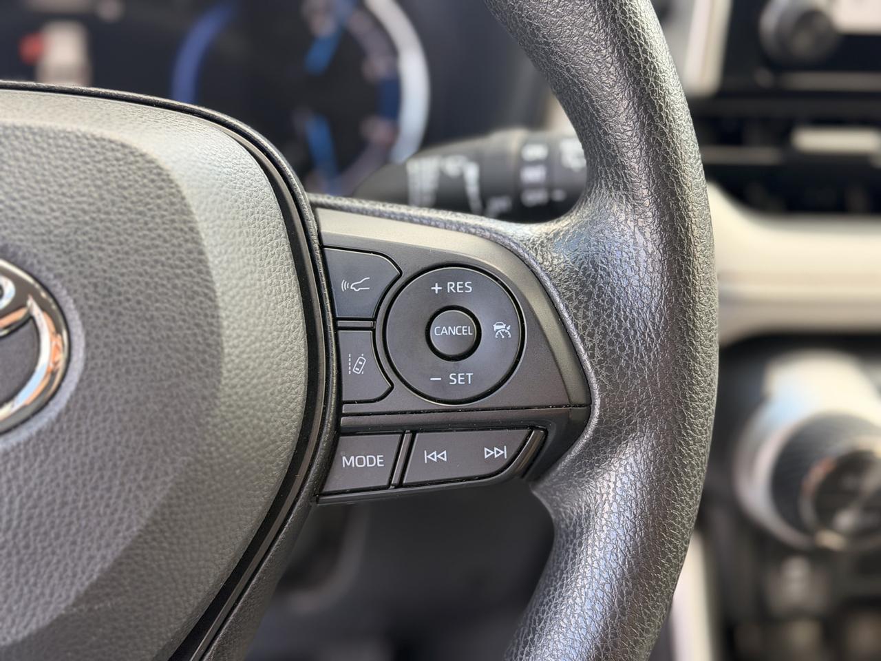 Toyota RAV4 Hybrid XLE 2025