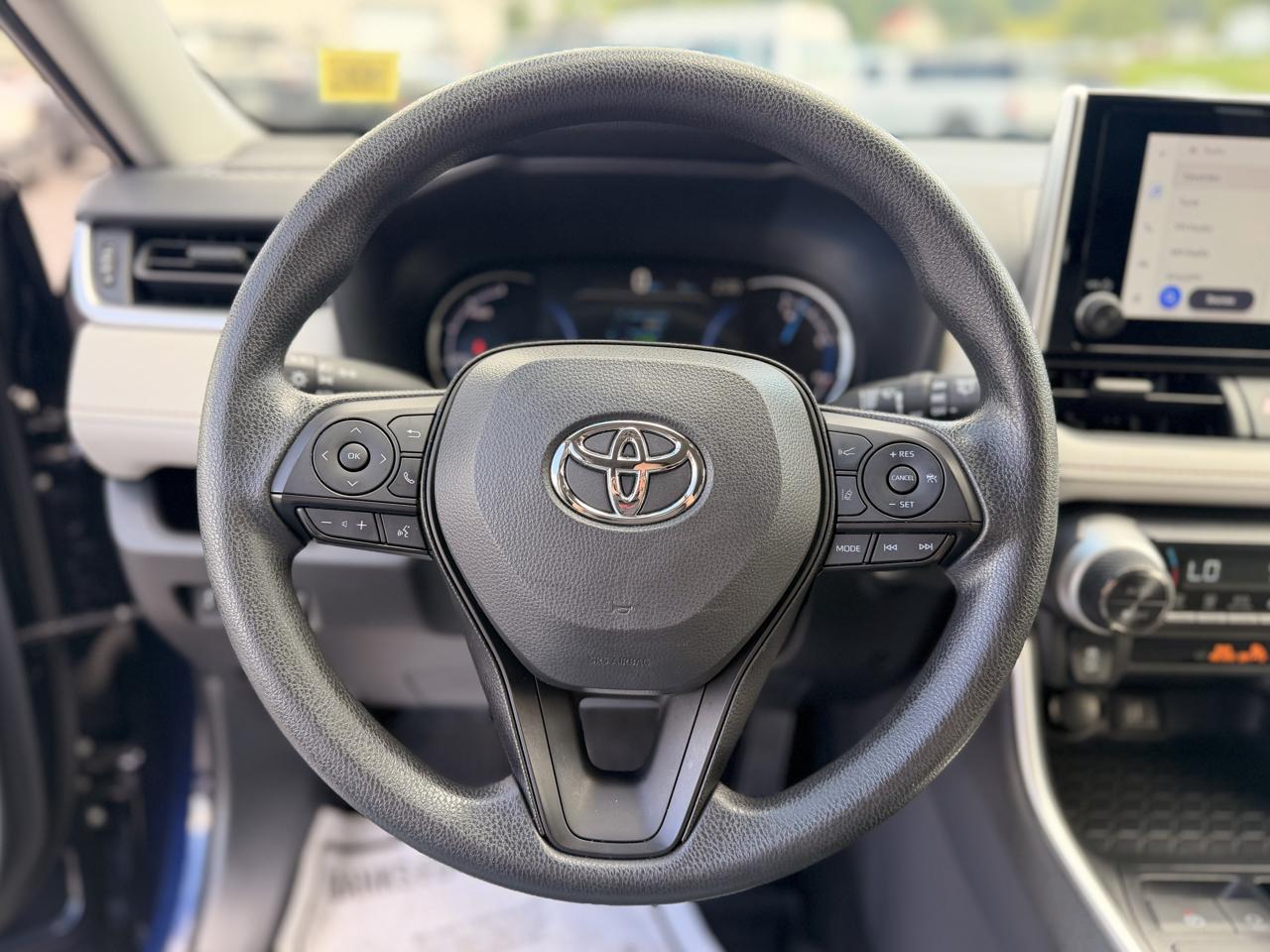 Toyota RAV4 Hybrid XLE 2025