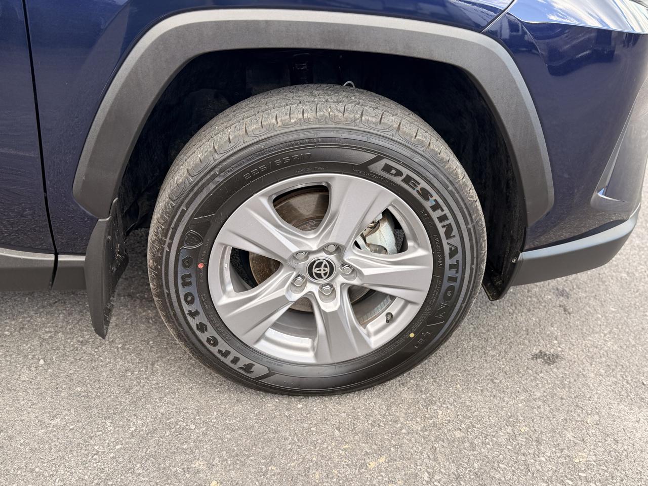 Toyota RAV4 Hybrid XLE 2025