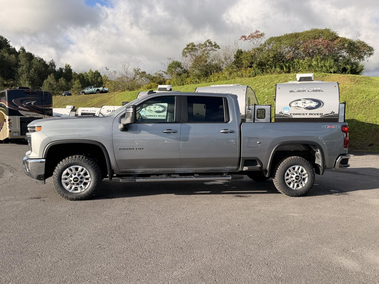 Chevrolet Silverado 2500HD LT Crew Cab Long Box 4WD 2026