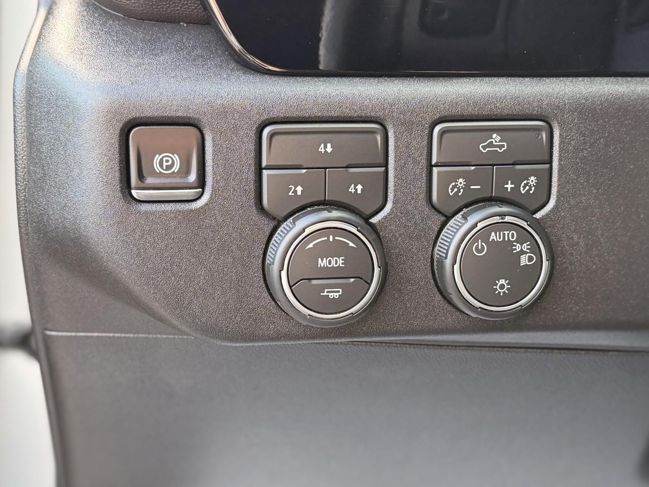 Chevrolet Silverado 2500HD LT Crew Cab Long Box 4WD 2026