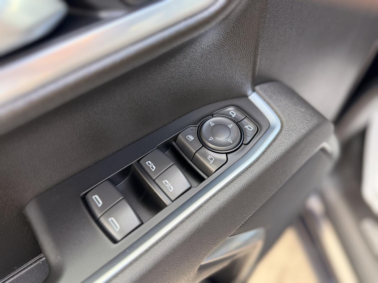 GMC Sierra 1500 SLT Crew Cab 4WD 2026