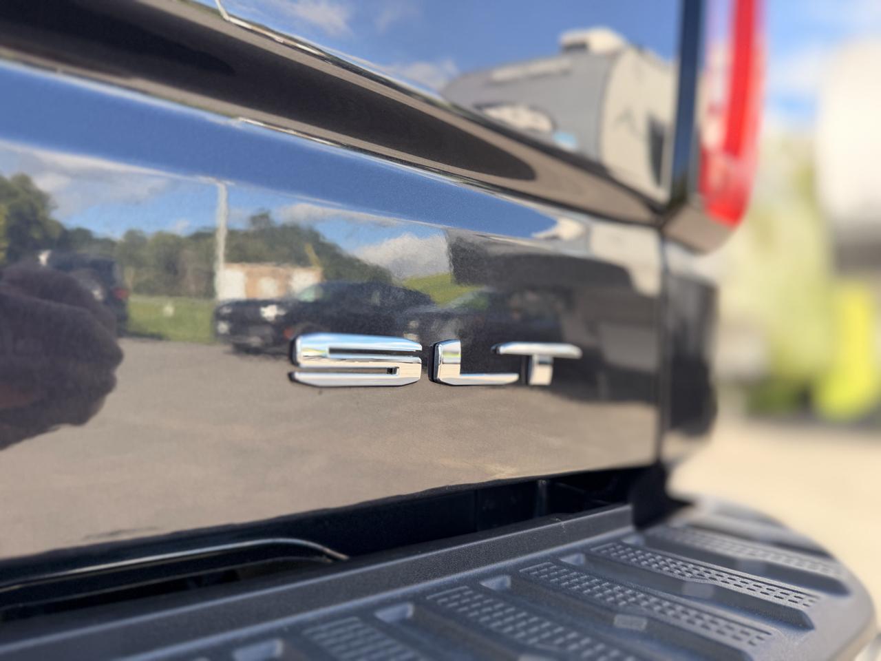 GMC Sierra 1500 SLT Crew Cab 4WD 2026