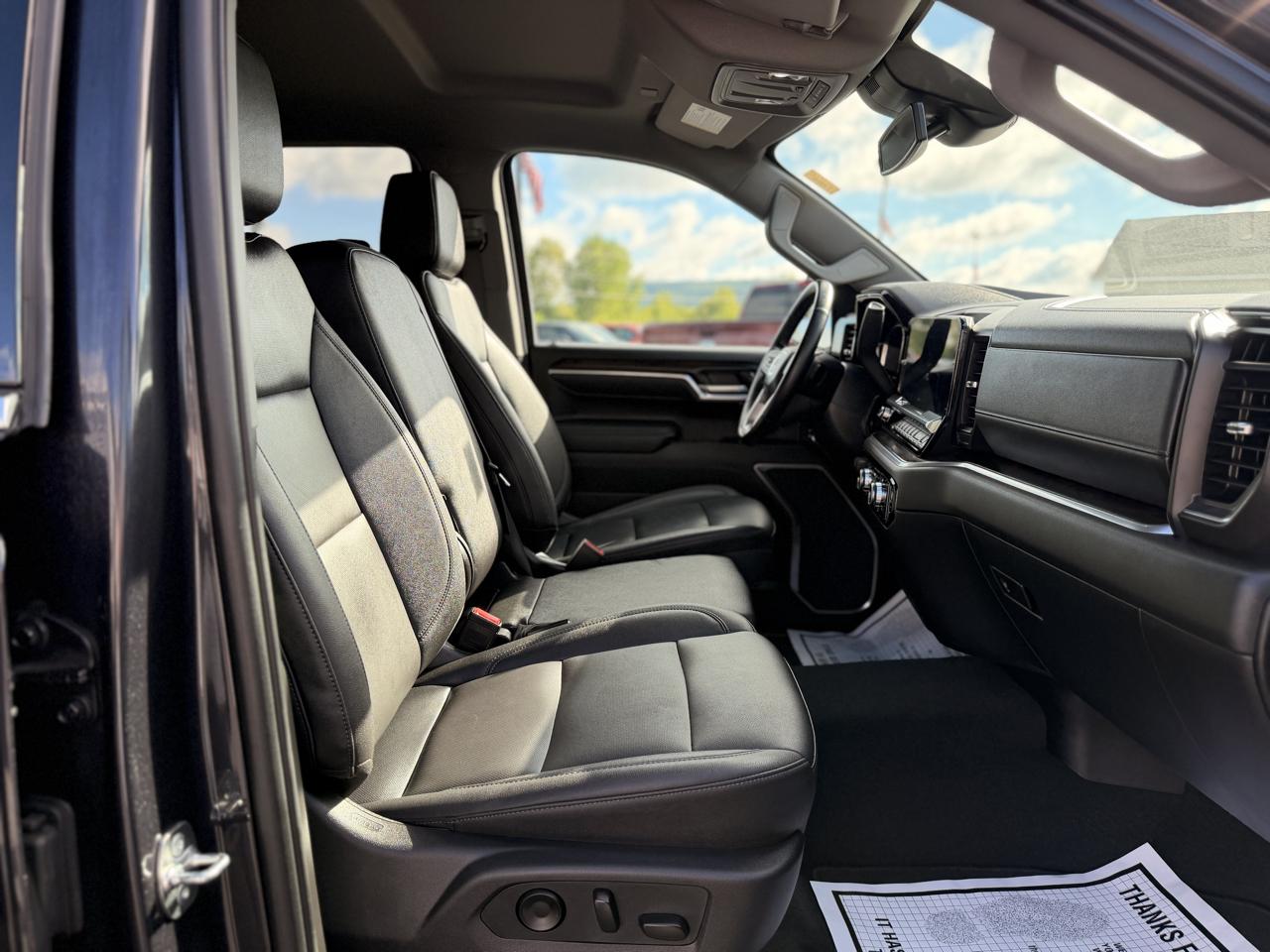 GMC Sierra 1500 SLT Crew Cab 4WD 2026