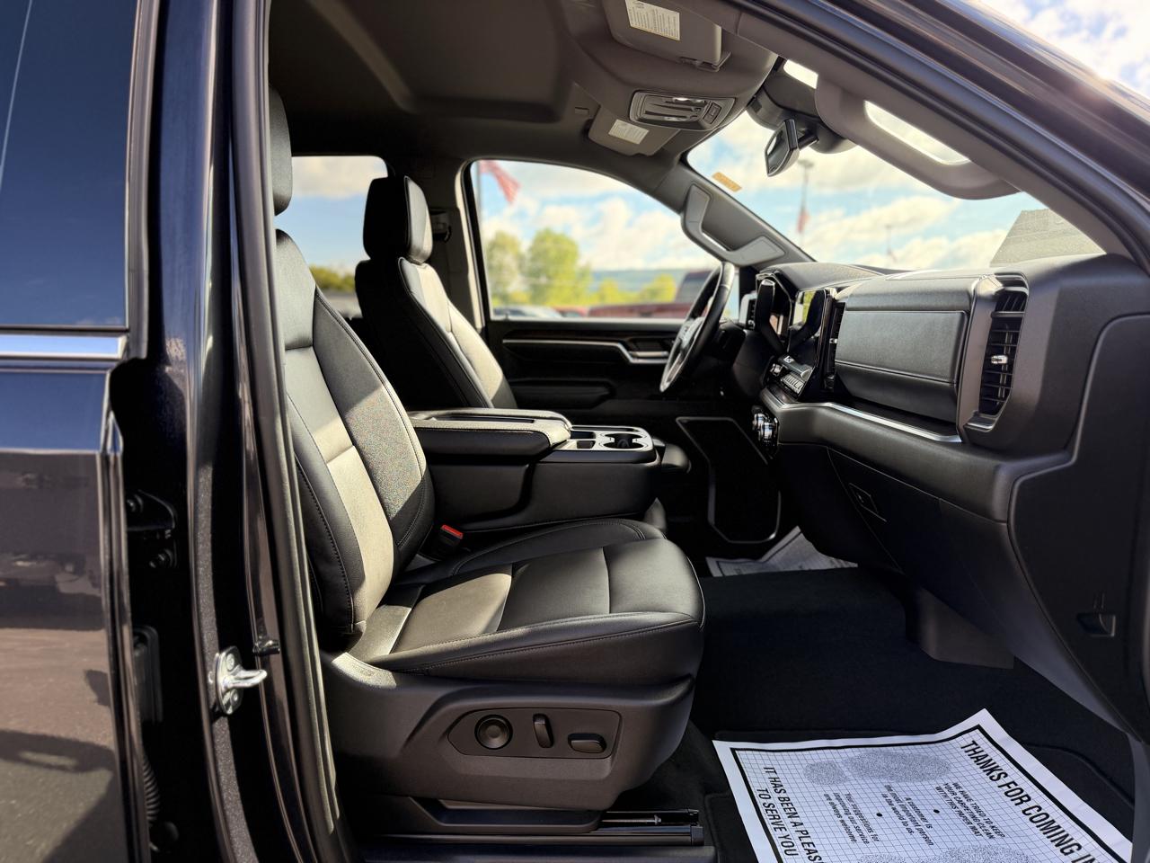 GMC Sierra 1500 SLT Crew Cab 4WD 2026