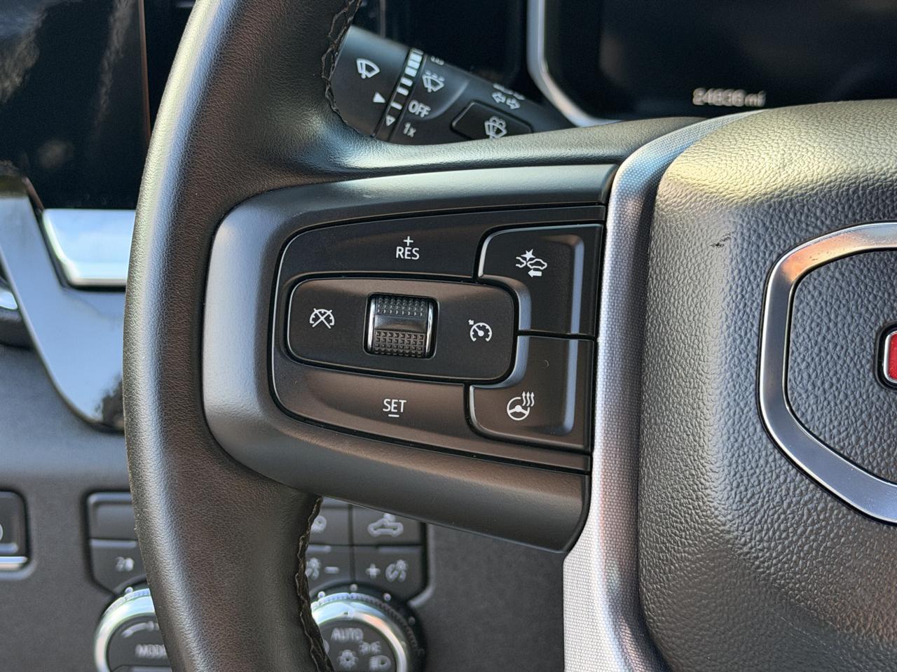 GMC Sierra 1500 SLT Crew Cab 4WD 2026