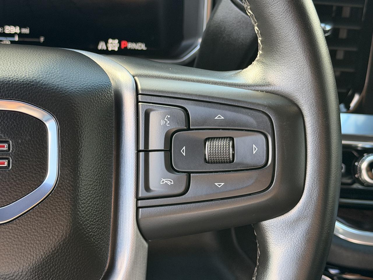 GMC Sierra 1500 SLT Crew Cab 4WD 2026