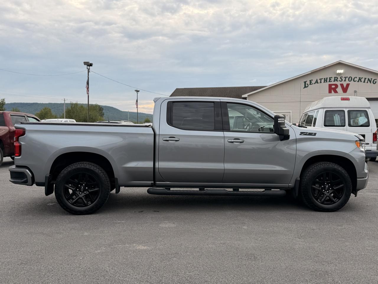 Chevrolet Silverado 1500 RST Crew Cab 4WD 2024