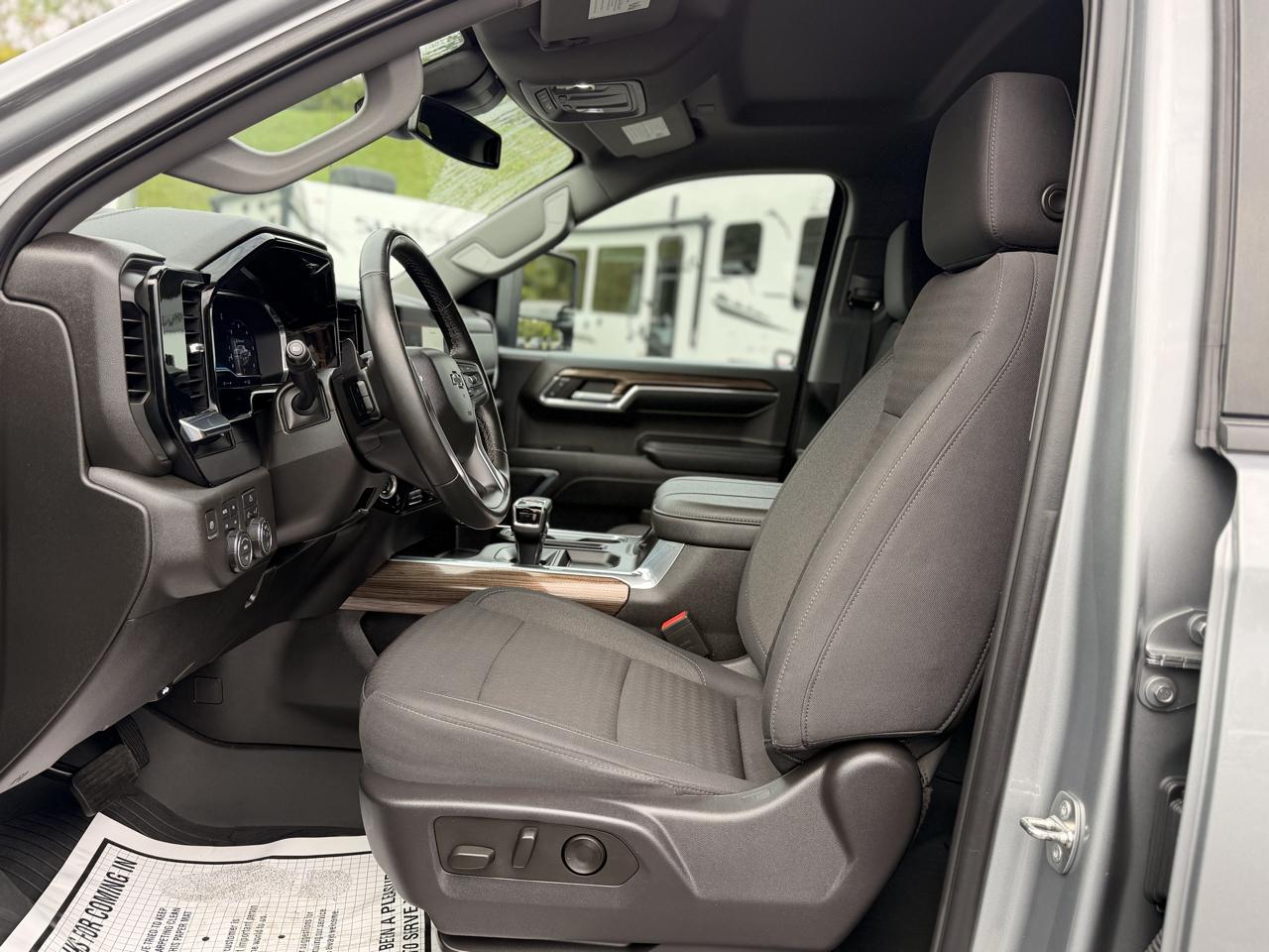 Chevrolet Silverado 1500 RST Crew Cab 4WD 2024