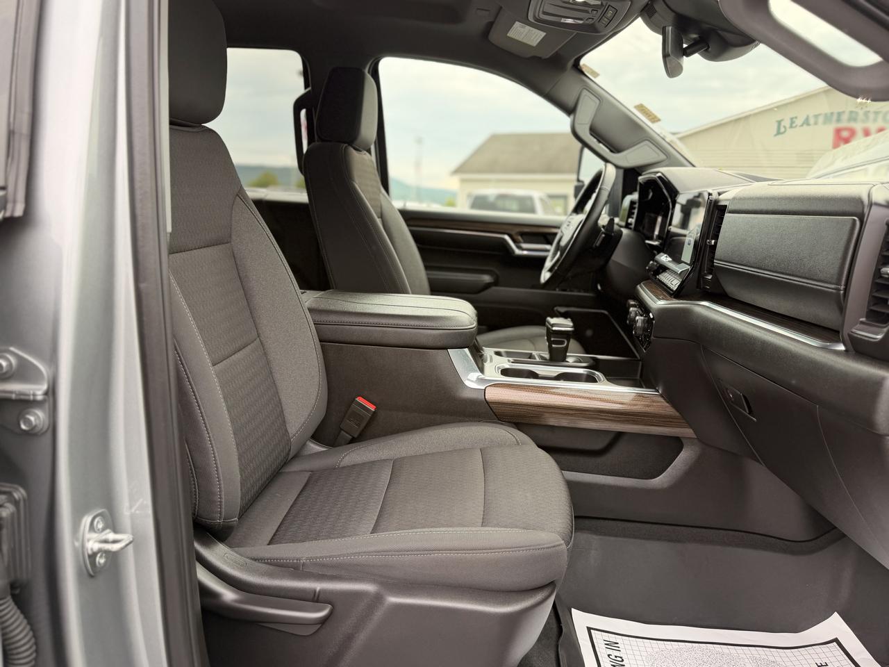 Chevrolet Silverado 1500 RST Crew Cab 4WD 2024