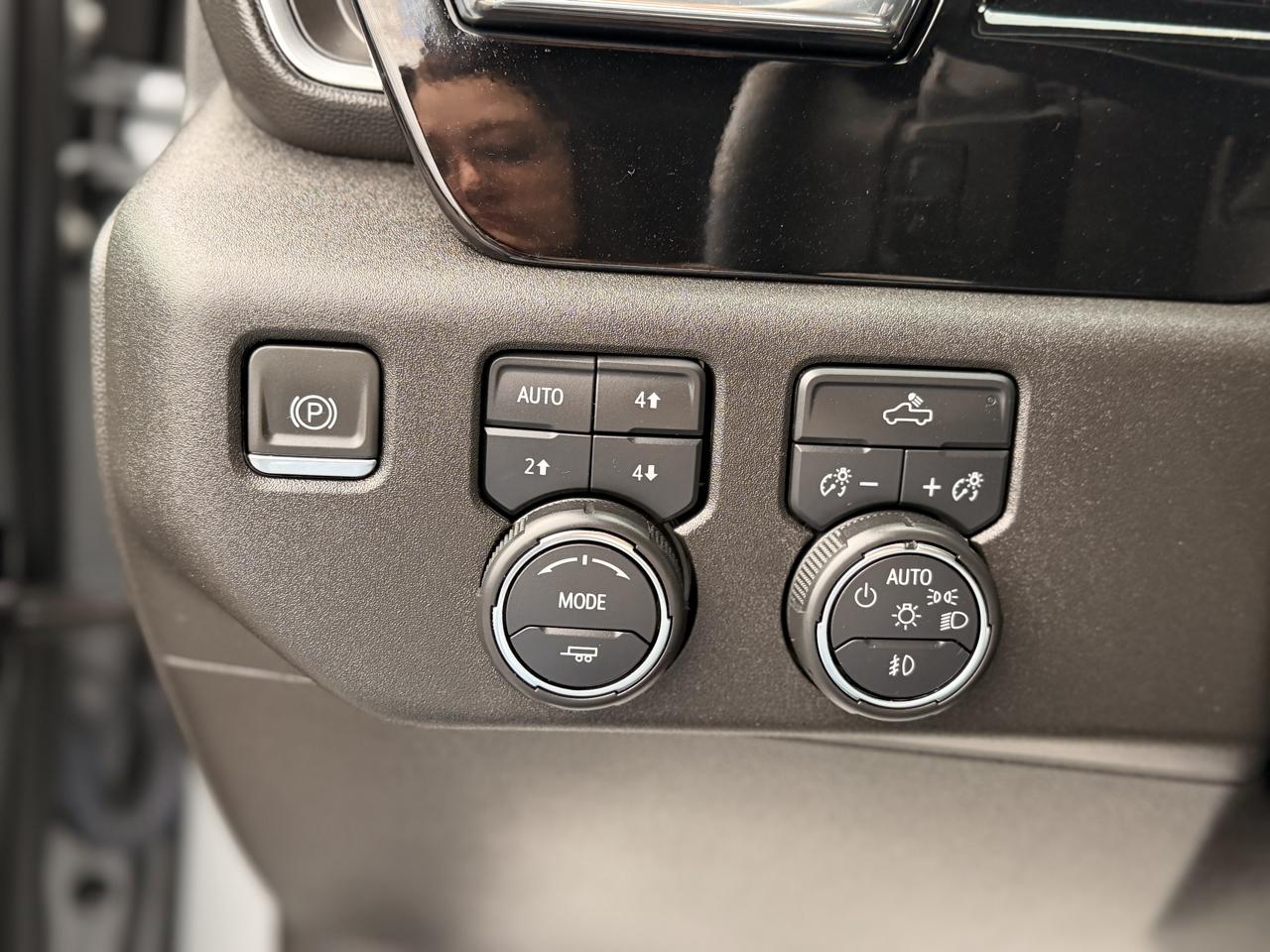 Chevrolet Silverado 1500 RST Crew Cab 4WD 2024