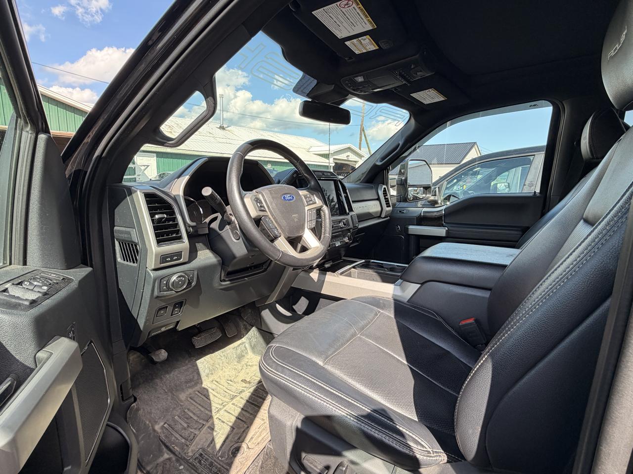 Ford F-250 SD Lariat Crew Cab 4WD 2022