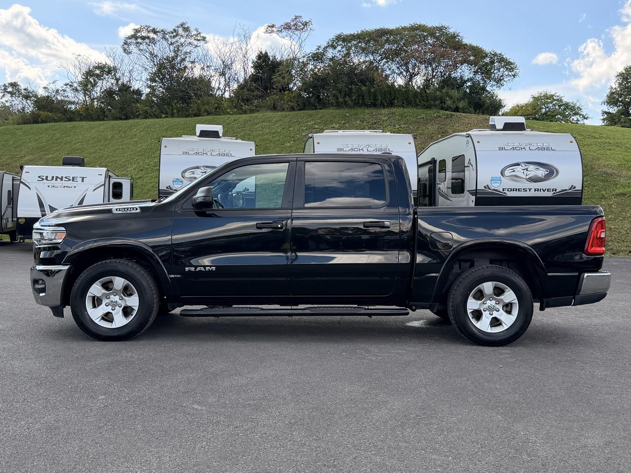 RAM 1500 Big Horn Crew Cab SWB 4WD 2025